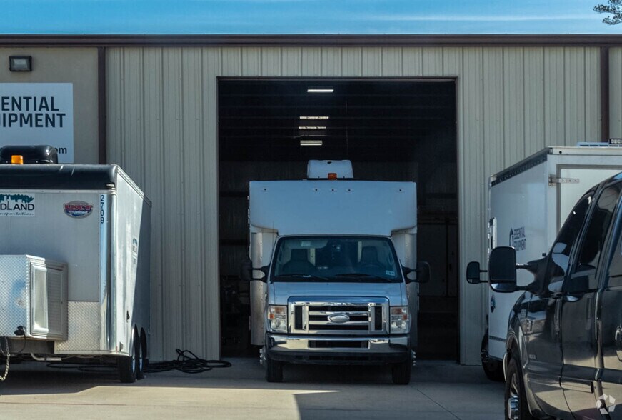 More Photos Of 21195 Blair Rd, Conroe Warehouse For Sale