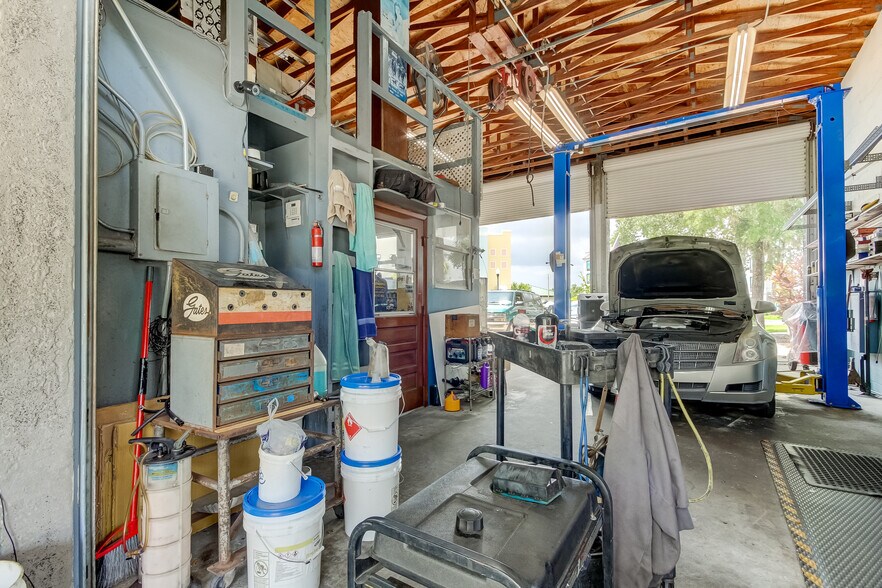 More Photos Of 600 Saint Petersburg Dr E, Oldsmar Auto Repair For Sale