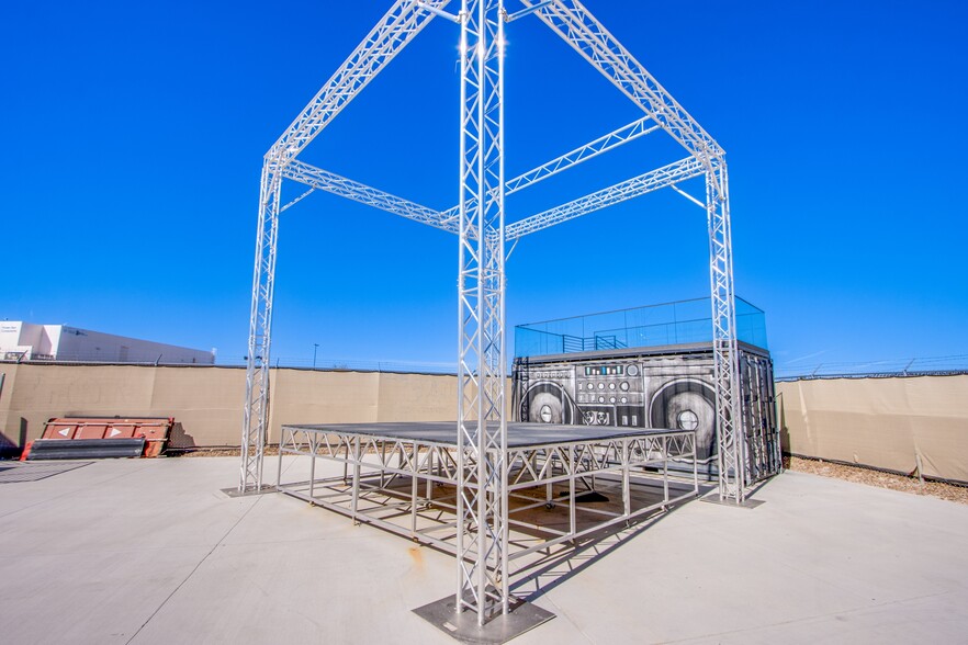 More Photos Of 4251 W Oquendo Rd, Las Vegas Light Distribution For Sale