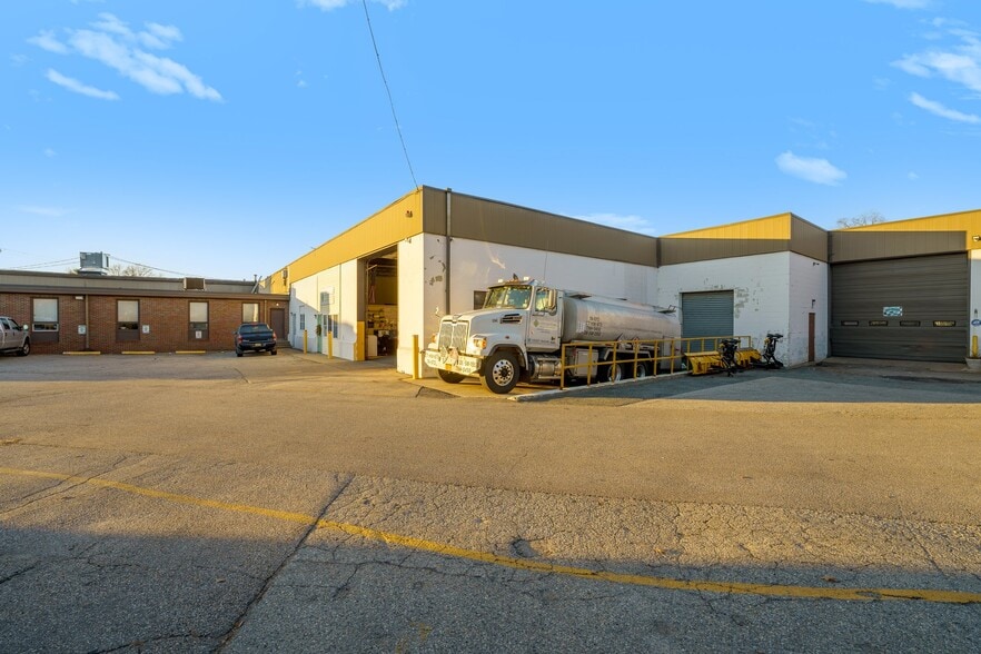 More Photos Of 840 Cumberland Hill Rd, Woonsocket Warehouse For Sale