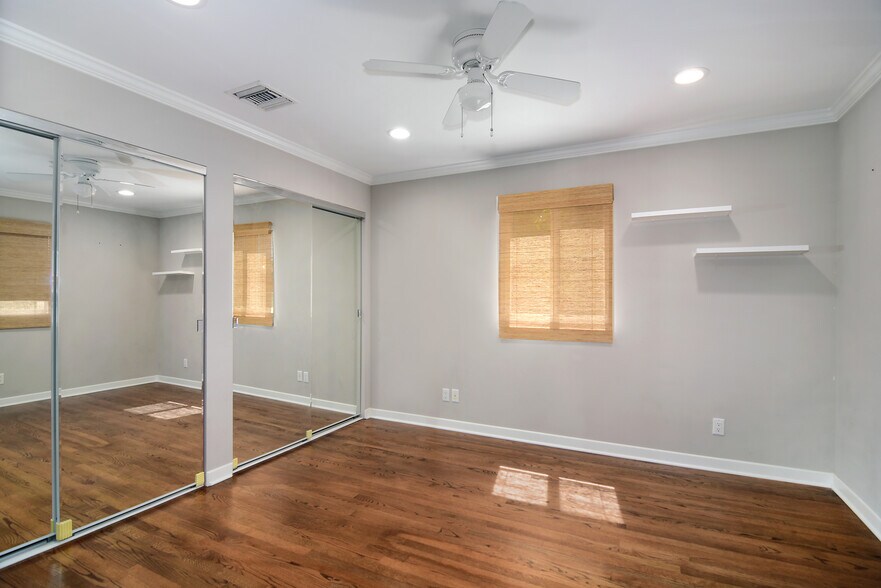 More Photos Of 22839 Dolorosa St, Woodland Hills Multifamily For Lease