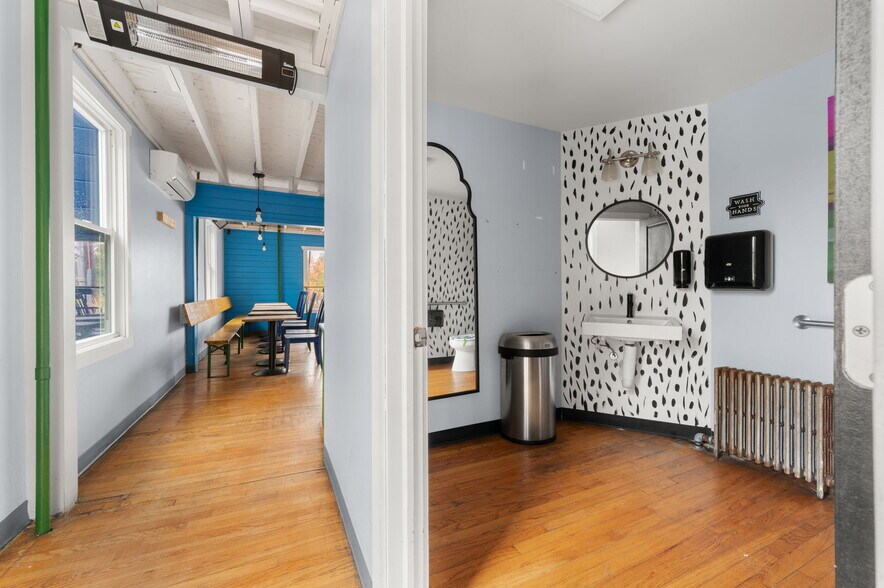 More Photos Of 17 S Main St, Brooklyn Freestanding For Sale