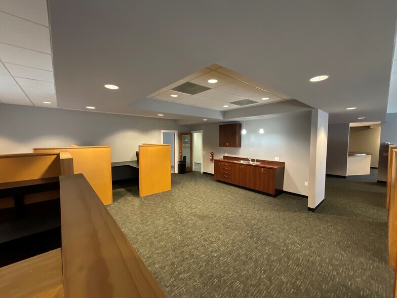 More Photos Of 930 Thomasville Rd, Tallahassee Office For Lease