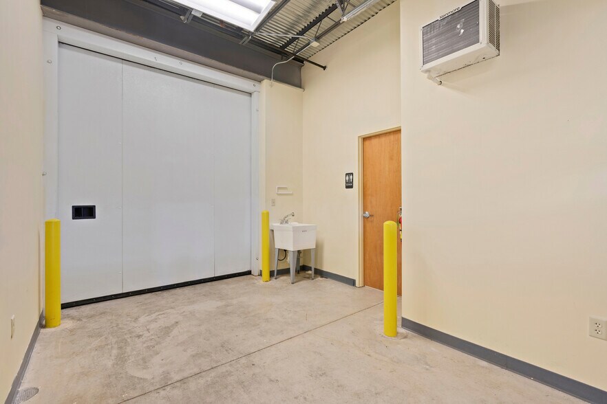 More Photos Of 9342 SE Loop 410, San Antonio Refrigeration Cold Storage For Sale