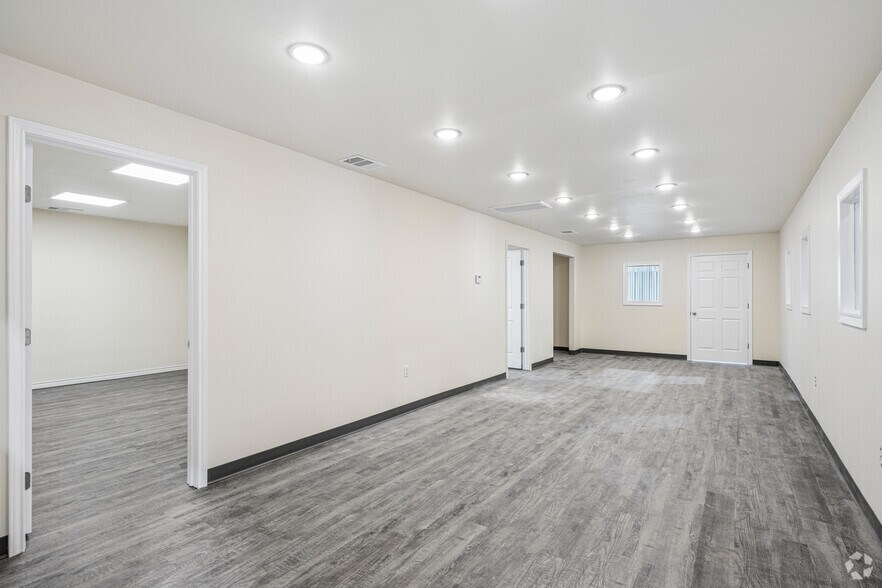 More Photos Of 10552 County Road 213, Forney Industrial For Lease