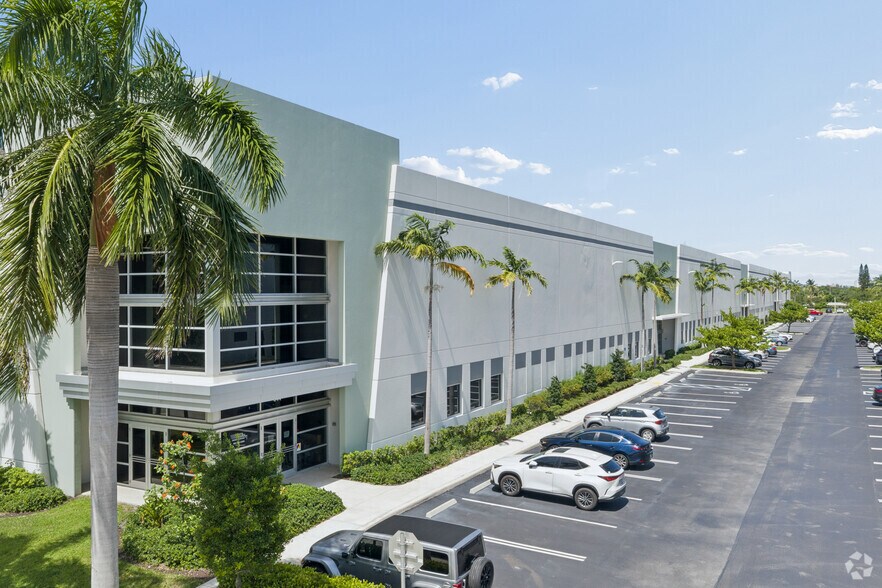 More Photos Of 600 Hillsboro Technology Dr, Deerfield Beach Unknown For Lease