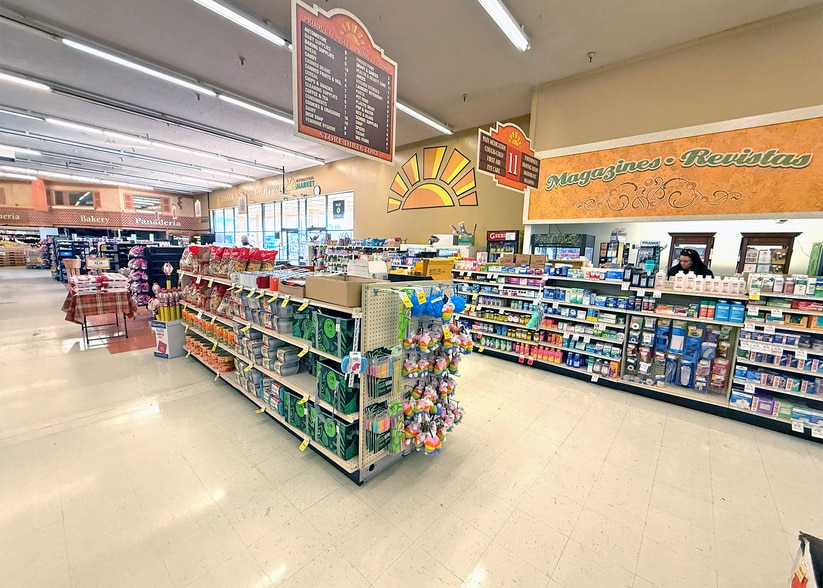 More Photos Of 512 W 1st St, Wapato General Retail For Sale