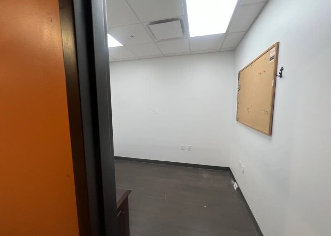 More Photos Of 2860 Packerland Way, Louisville Storefront For Lease