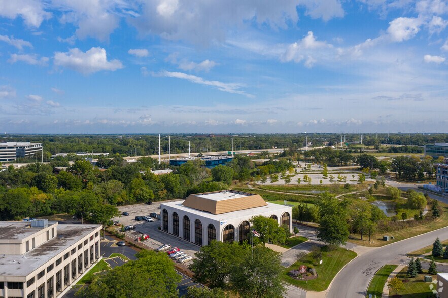 More Photos Of 2100 Clearwater Dr, Oak Brook Medical For Lease