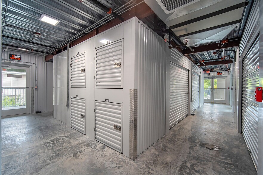 More Photos Of 323 Overseas Hwy, Key West Industrial For Sale