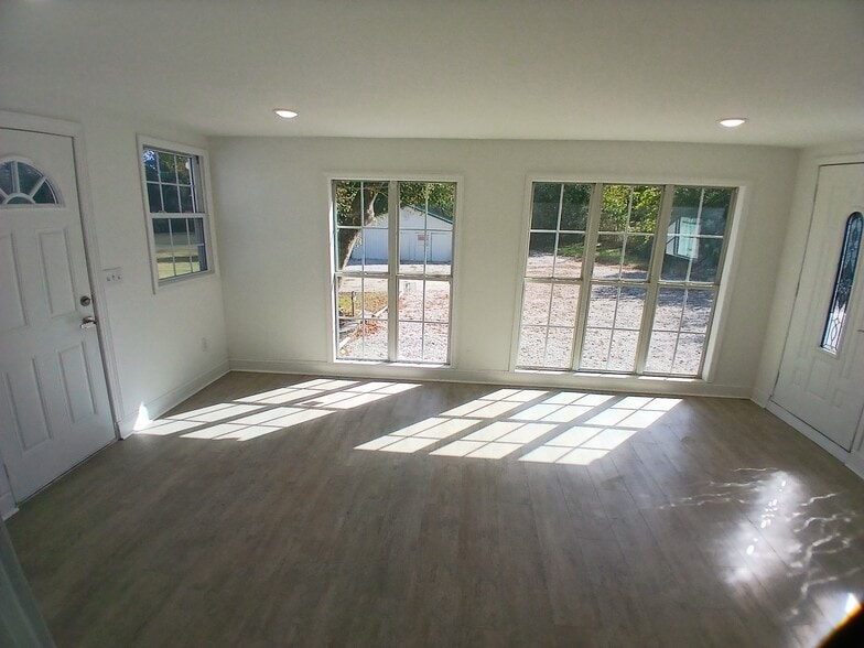 More Photos Of 119 W Main St, Youngsville Freestanding For Sale