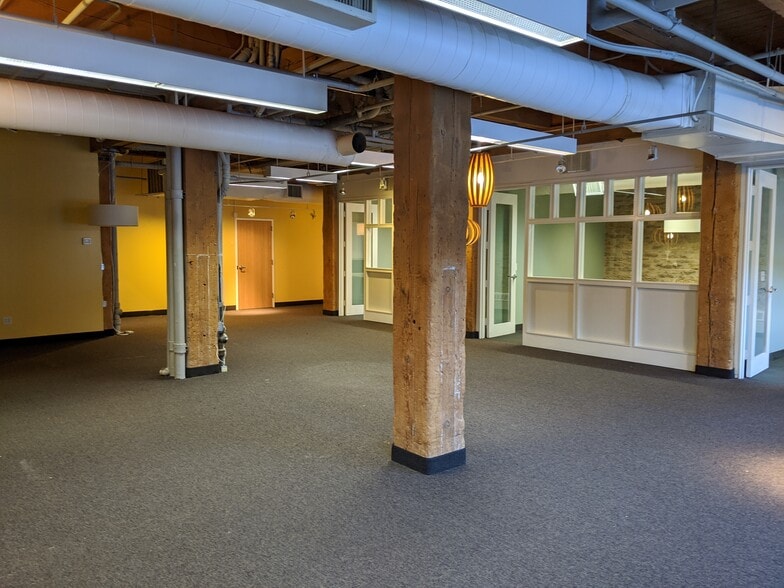 More Photos Of 400 N 1st St, Minneapolis Loft Creative Space For Sale
