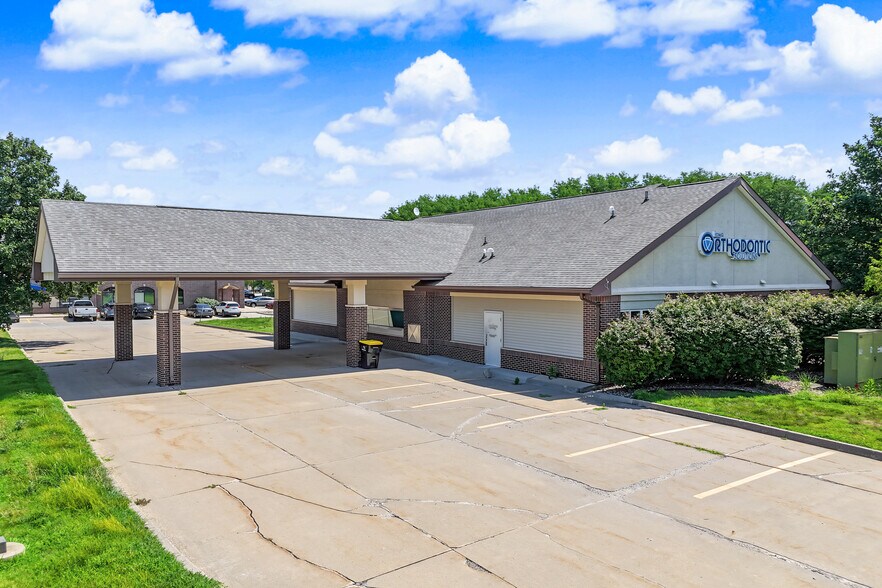 More Photos Of 6105 NW 86th St, Johnston Medical For Sale