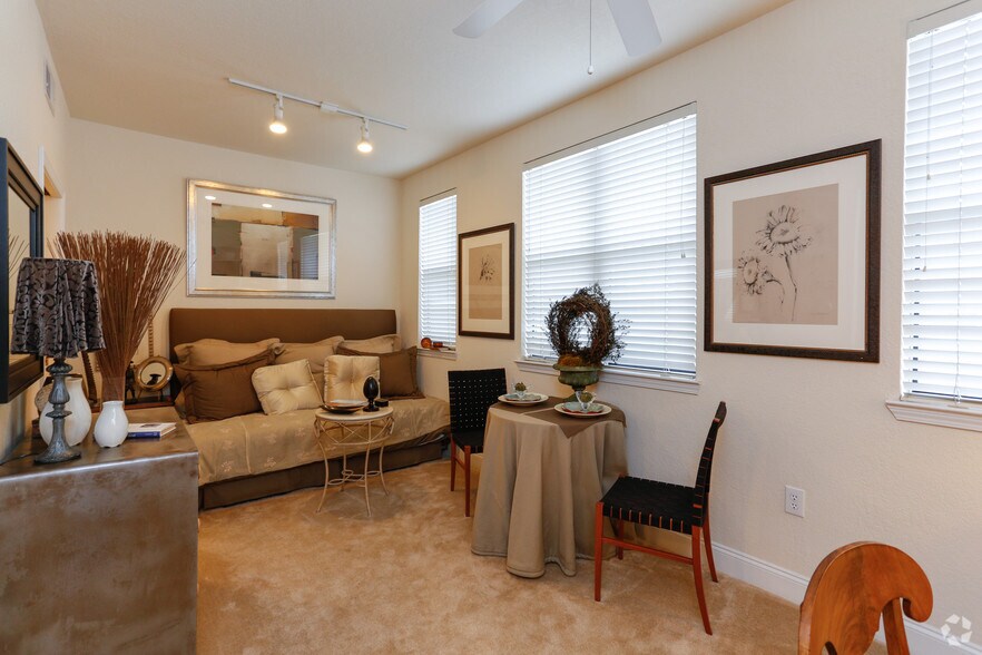 More Photos Of 120 N Cedar St, Charlotte Apartments For Lease