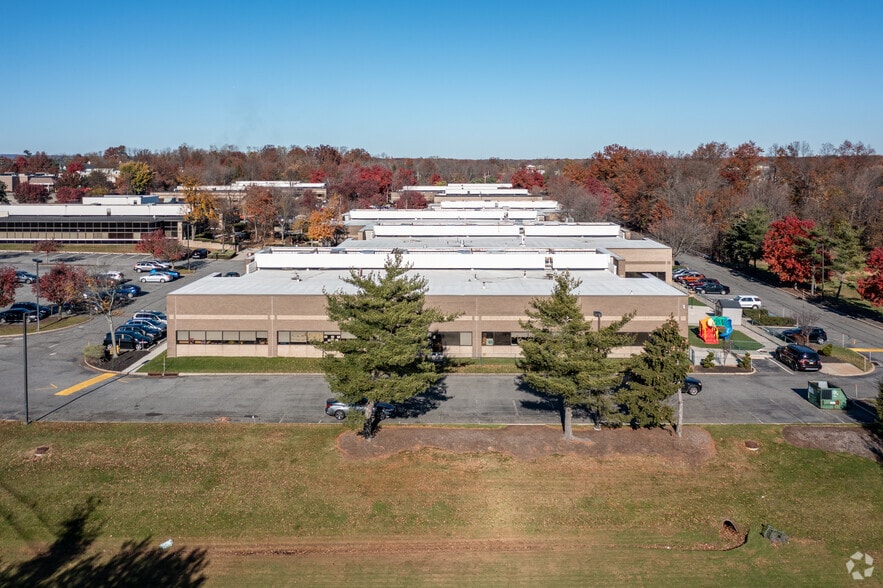 More Photos Of 1 Ethel Rd, Edison Office For Sale