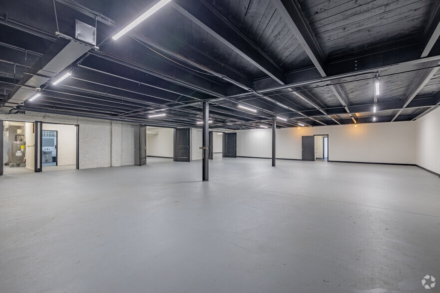 More Photos Of 2441 W Baltimore St, Baltimore Warehouse For Lease