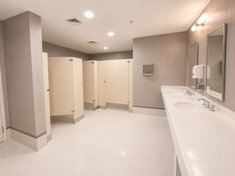 More Photos Of 8476 SW 40th St, Miami Storefront Retail Office For Lease
