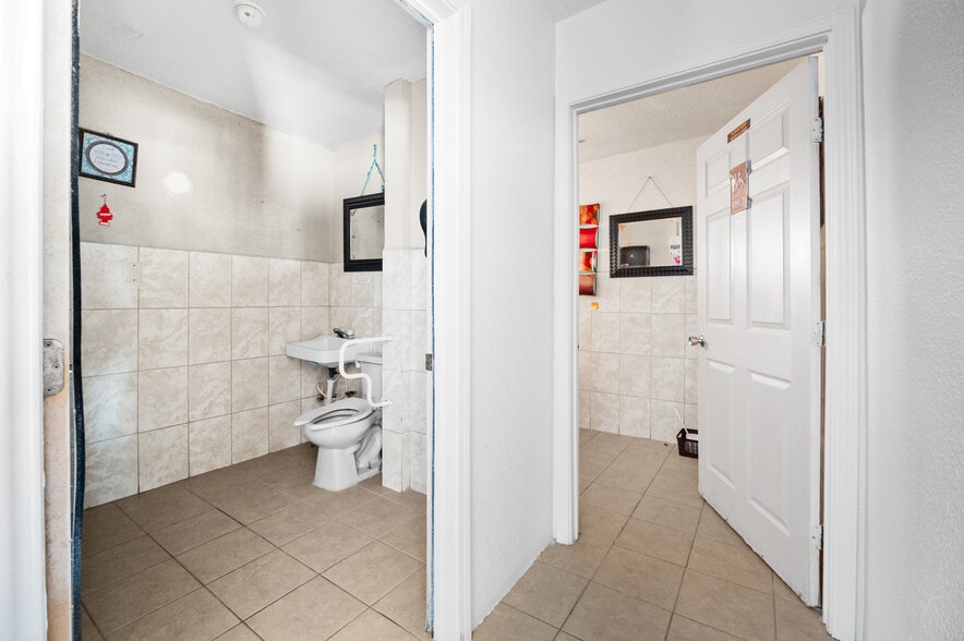 More Photos Of 1710 Second St, Pleasanton Restaurant For Sale