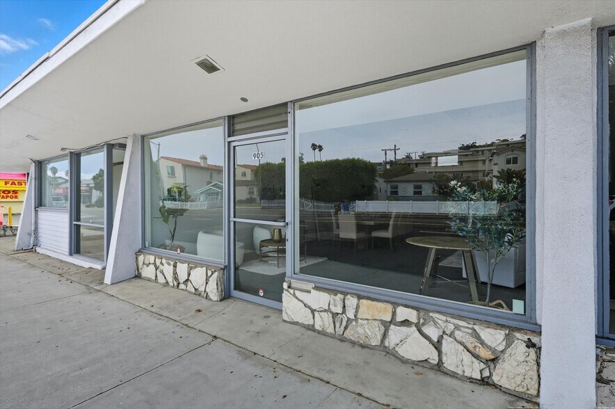 More Photos Of 901-909 S Pacific Coast Hwy, Redondo Beach Storefront For Sale