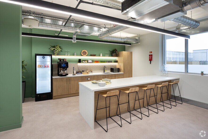 More Photos Of Charles Sq, Bracknell Coworking Space