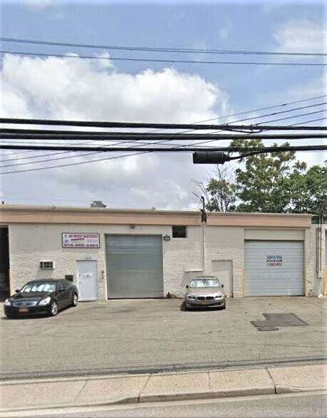 More Photos Of 33-51 Bloomingdale Rd, Hicksville Warehouse For Lease