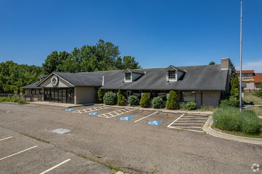 More Photos Of 4396 Kent Rd, Stow Restaurant For Sale