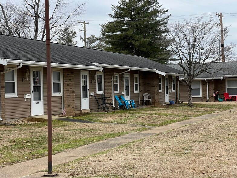 More Photos Of 1450 Luther Sq, Evansville Apartments For Sale