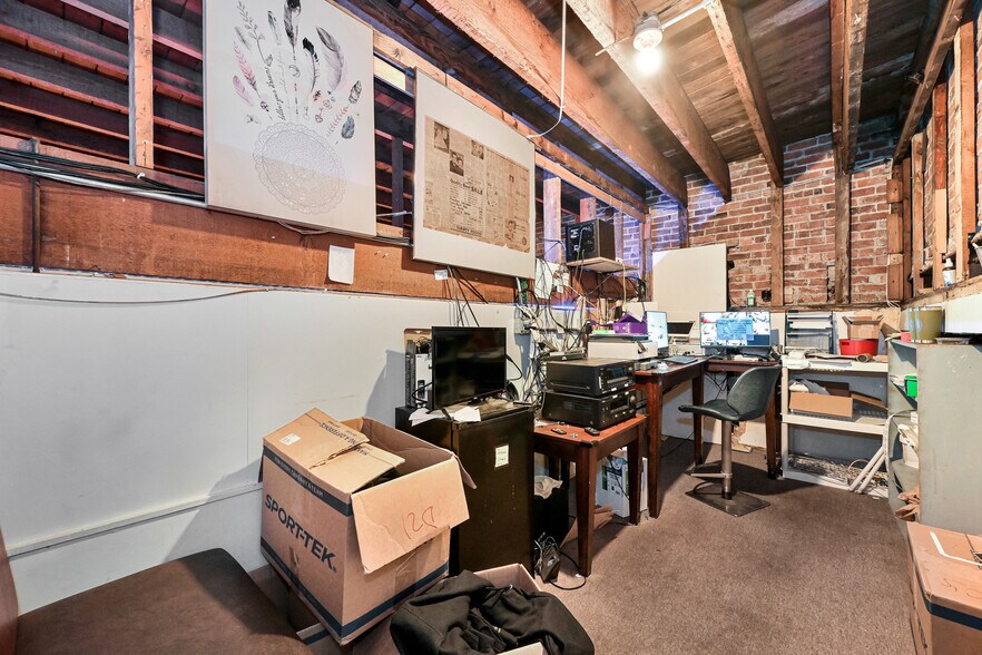 More Photos Of 205 Ferry St, Sedro Woolley General Retail For Sale