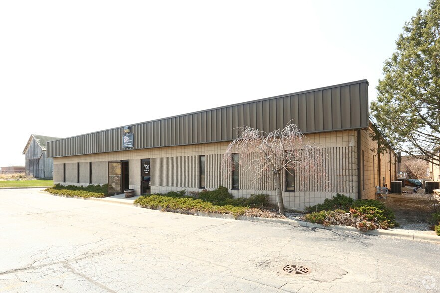 More Photos Of 760 Woodland Dr, Saline Medical For Lease