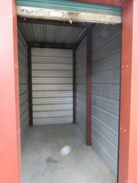 More Photos Of 2150 14th St NW, Chiefland Self Storage For Sale