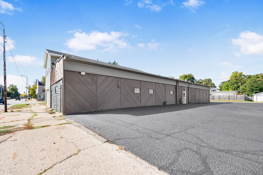 More Photos Of 605 N State St, Big Rapids Loft Creative Space For Sale