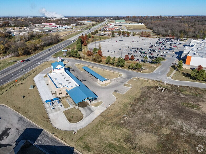 More Photos Of 27002 E 113th St, Coweta Carwash For Sale