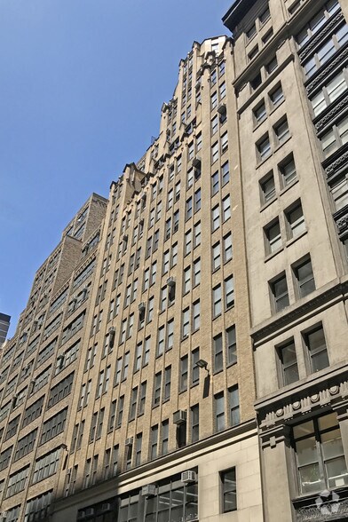 More Photos Of 251 W 39th St, New York Office For Lease