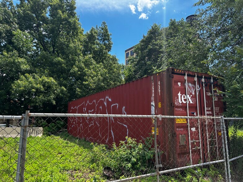More Photos Of 212 W Diamond St, Philadelphia Land For Sale