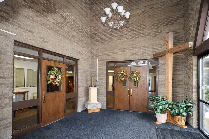 More Photos Of 1135 Buffalo St, Franklin Religious Facility For Sale