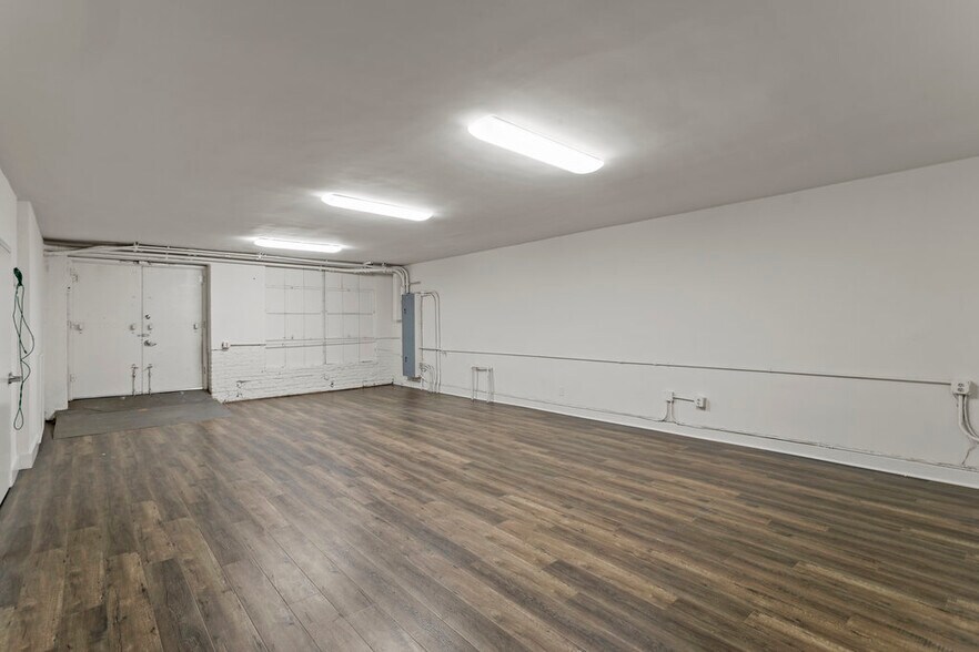 More Photos Of 901-907 S Hill St, Los Angeles Storefront For Lease