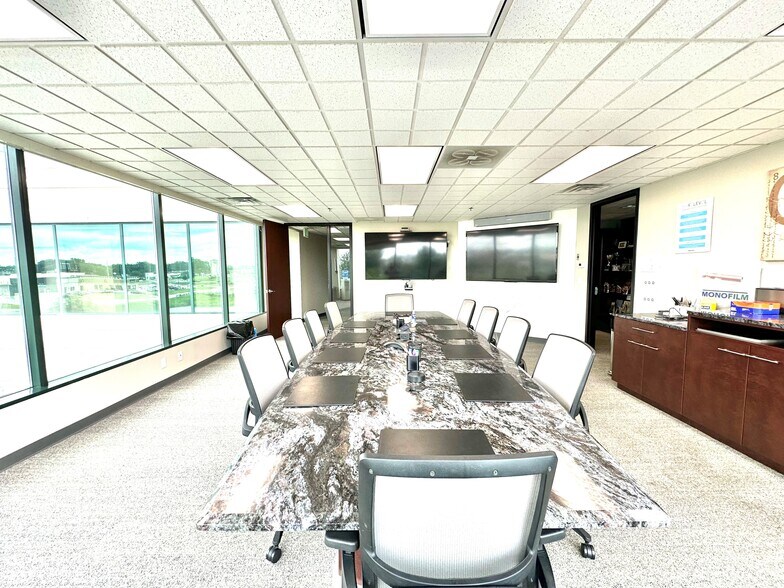 More Photos Of 707 E 80th Pl, Merrillville Office For Lease