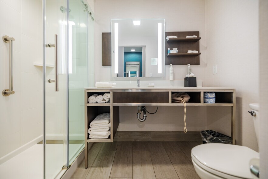 More Photos Of 14275 Lincoln St, Thornton Hotel For Sale