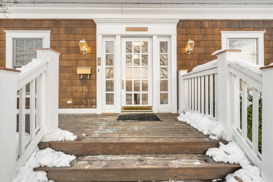 More Photos Of 907 W 14 Mile Rd, Clawson Office For Sale