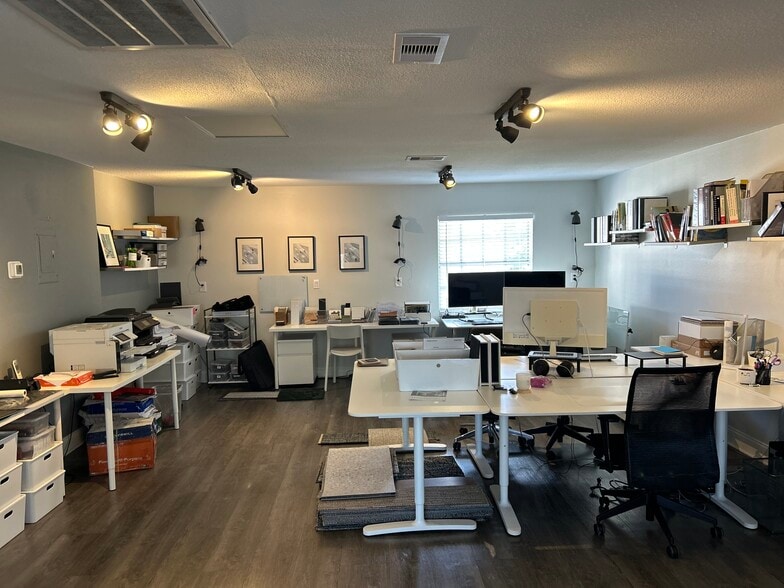 More Photos Of 4868 W Gandy Blvd, Tampa Office For Lease