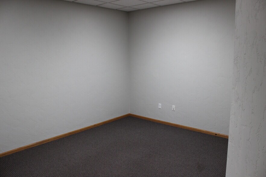 More Photos Of 1521 Randolph Rd, Janesville Medical For Lease