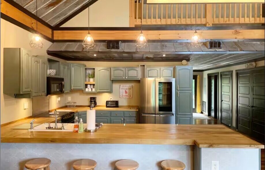 More Photos Of 33 Rose Petal Ln, Ellijay General Retail For Sale