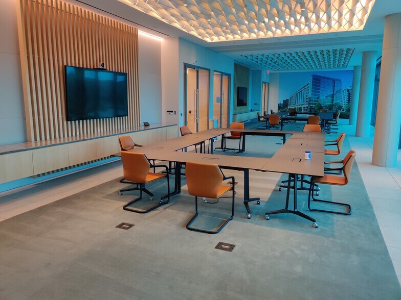 More Photos Of 1201 New York Ave NW, Washington Office For Lease