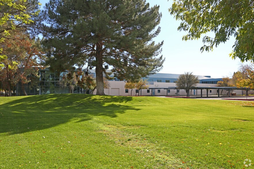 More Photos Of 1300 N Fiesta Blvd, Gilbert Manufacturing For Lease