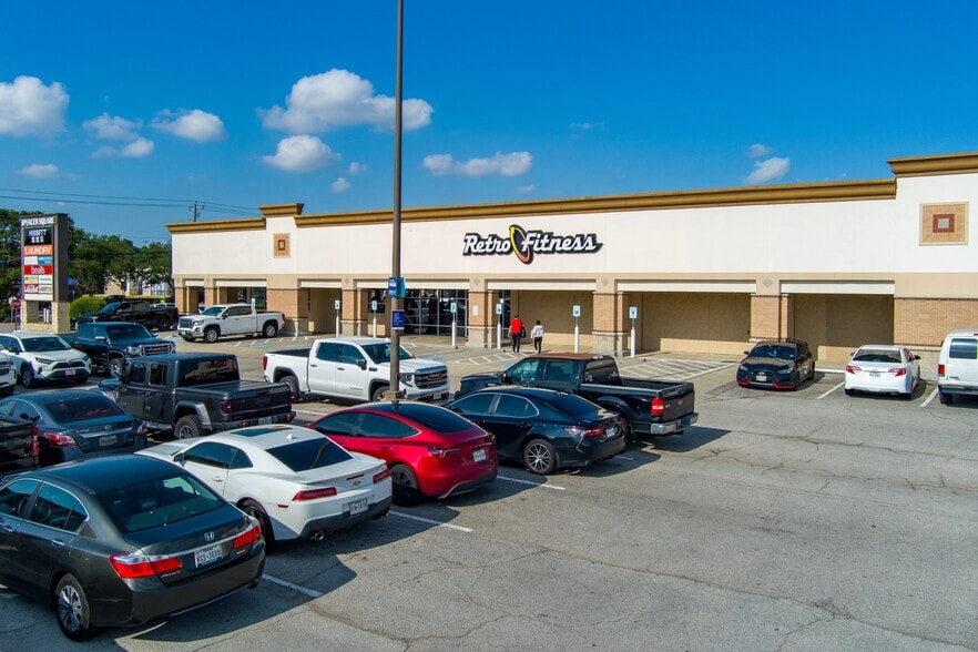 More Photos Of , Pasadena General Retail For Sale