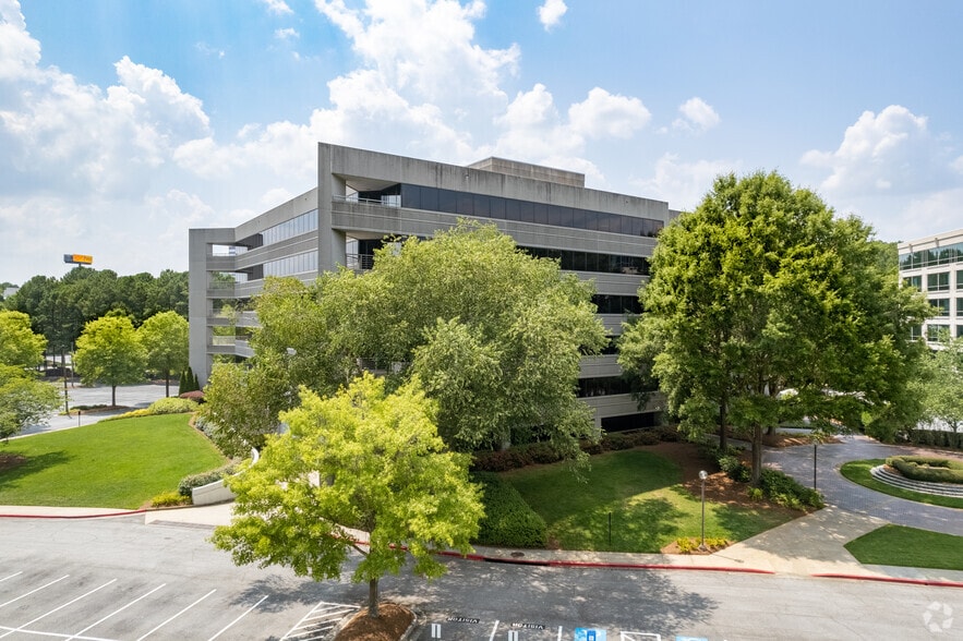 More Photos Of 6190 Powers Ferry Landing Rd, Atlanta Office For Lease