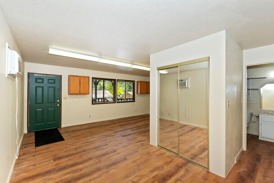 More Photos Of 41659 Big Bear Blvd, Big Bear Lake Office Residential For Lease