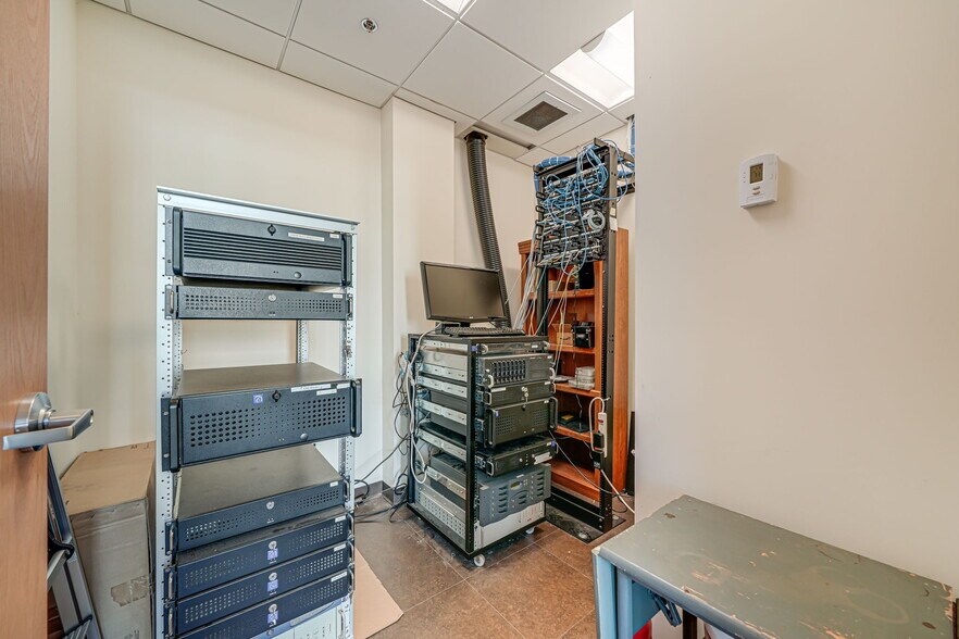 More Photos Of 7115 Leesburg Pike, Falls Church Office For Sale