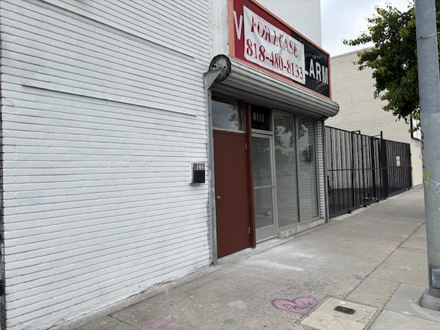 More Photos Of 8111 San Fernando Rd, Sun Valley Research And Development For Lease