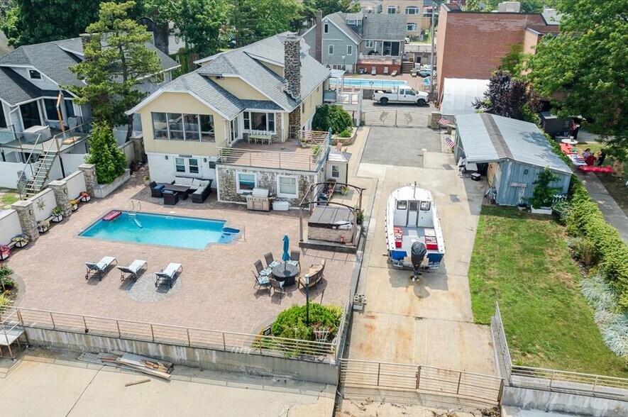 More Photos Of 720 Clarence Ave, Bronx Multifamily For Sale